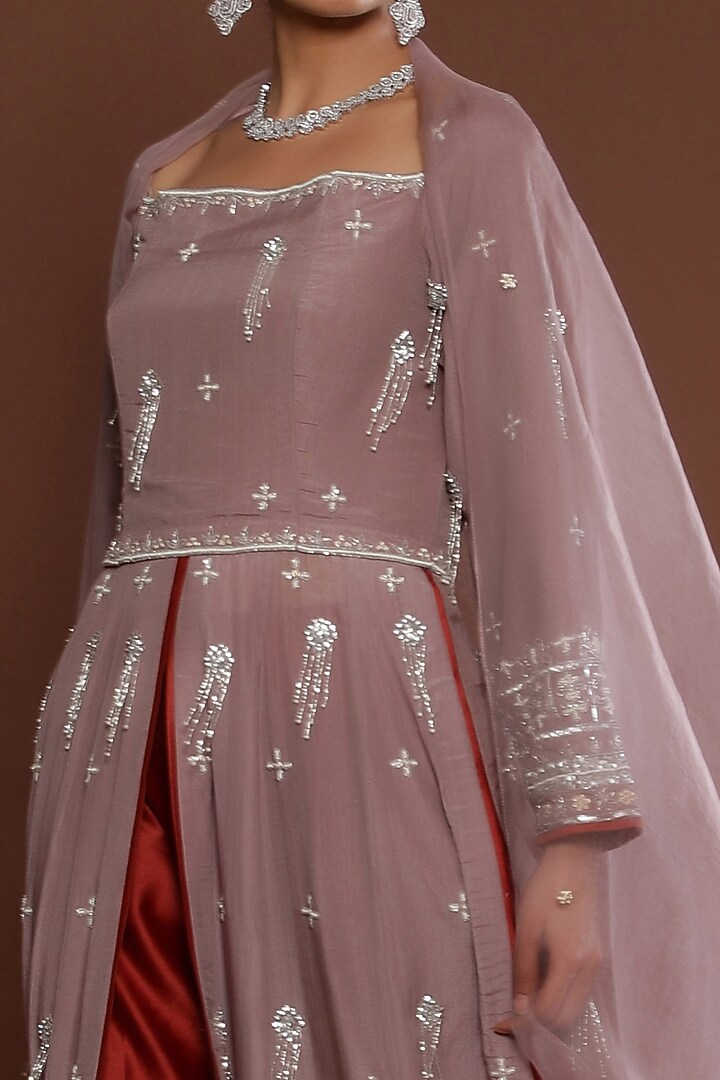Dusty Grey Embroidered Kurta Set by Palak Khandelwal at Pernia's Pop Up Shop