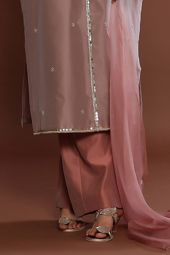 Rosewood Embellished Kurta Set by Palak Khandelwal at Pernia's Pop Up Shop