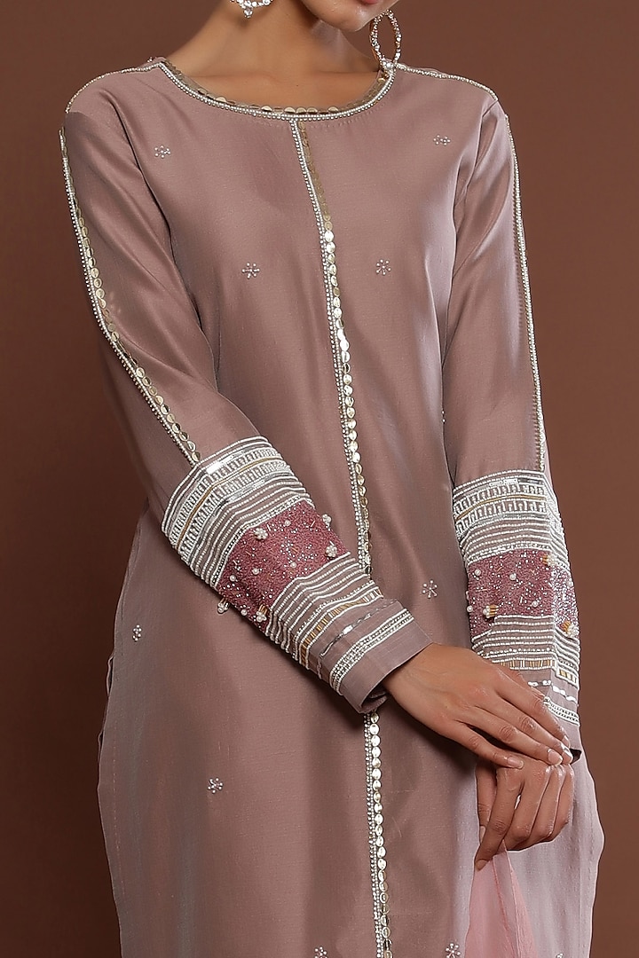 Palak Khandelwal - Women Pink Velvet Embroidered Kurta Pant Set