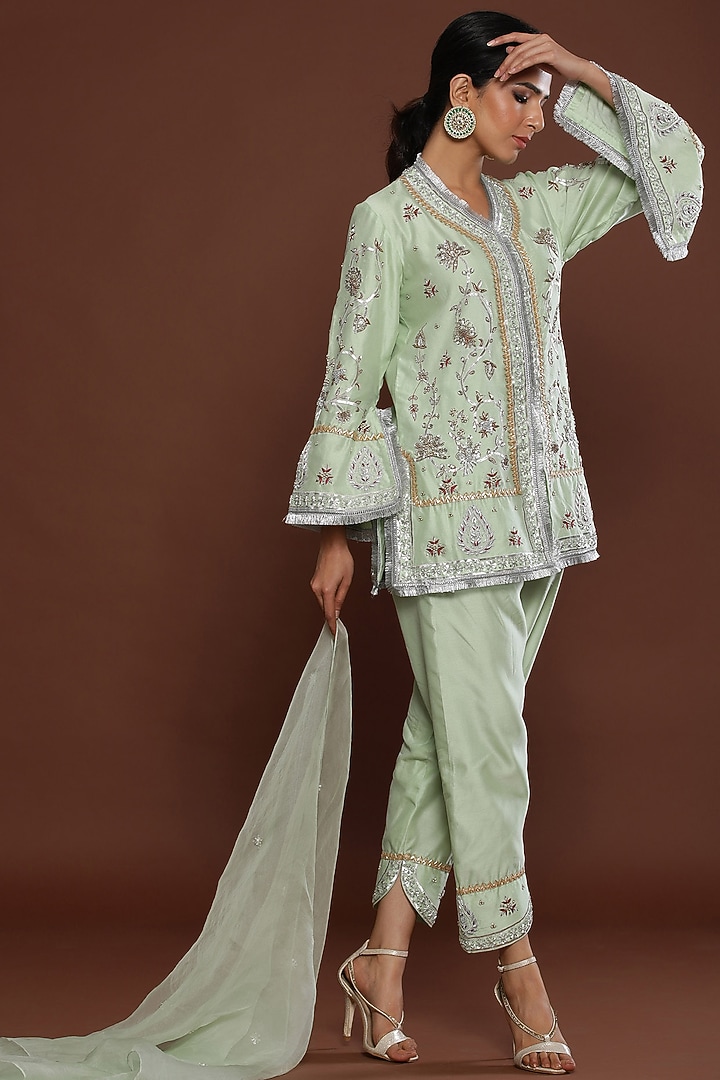 Green Gota Patti Embroidered Kurta Set by Palak Khandelwal at Pernia's Pop Up Shop