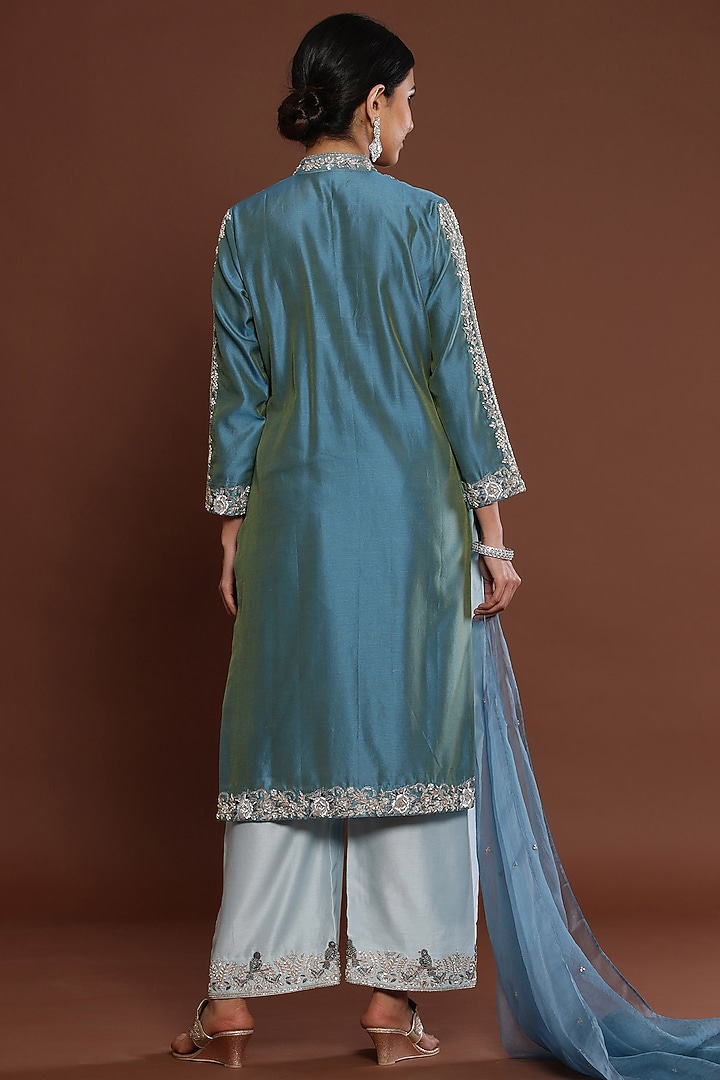 Blue Embroidered Kurta Set by Palak Khandelwal at Pernia's Pop Up Shop