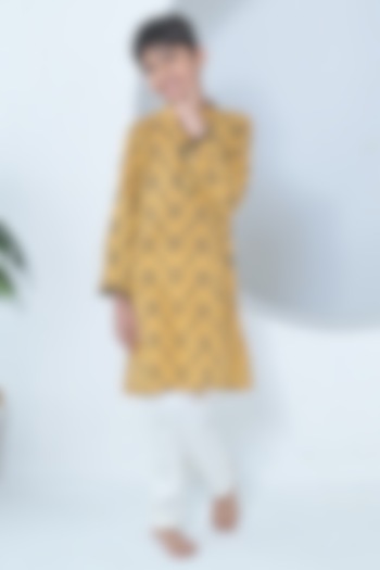 Yellow Cotton Threadwork Kurta Set For Boys by The Plum Bum