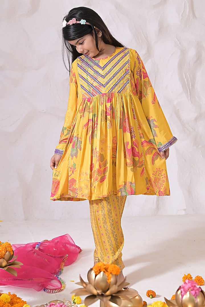 Yellow Satin Linen Floral Kurta Set For Girls by The Plum Bum at Pernia's Pop Up Shop