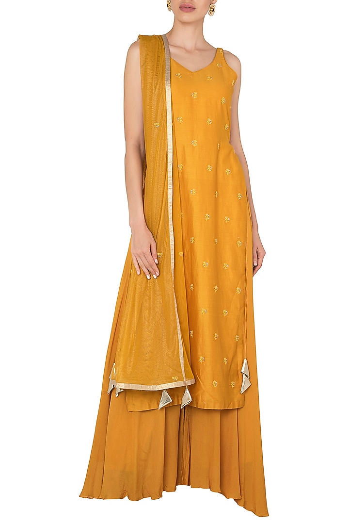Yellow Crepe Tunic Set For Girls by Pleats by Kaksha - Kids at Pernia's Pop Up Shop