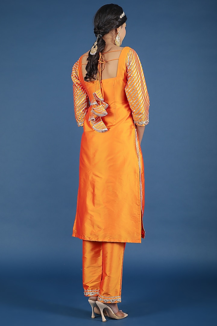 Orange Taffeta Silk Kurta Set by Pomcha Jaipur at Pernia's Pop Up Shop
