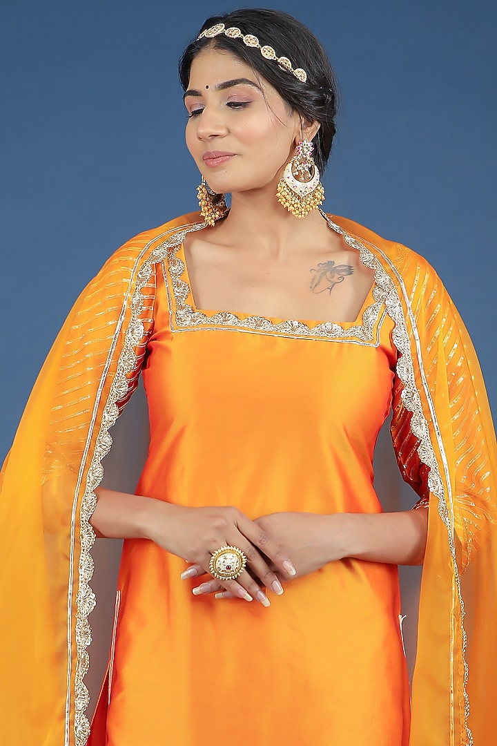 Orange Taffeta Silk Kurta Set by Pomcha Jaipur at Pernia's Pop Up Shop