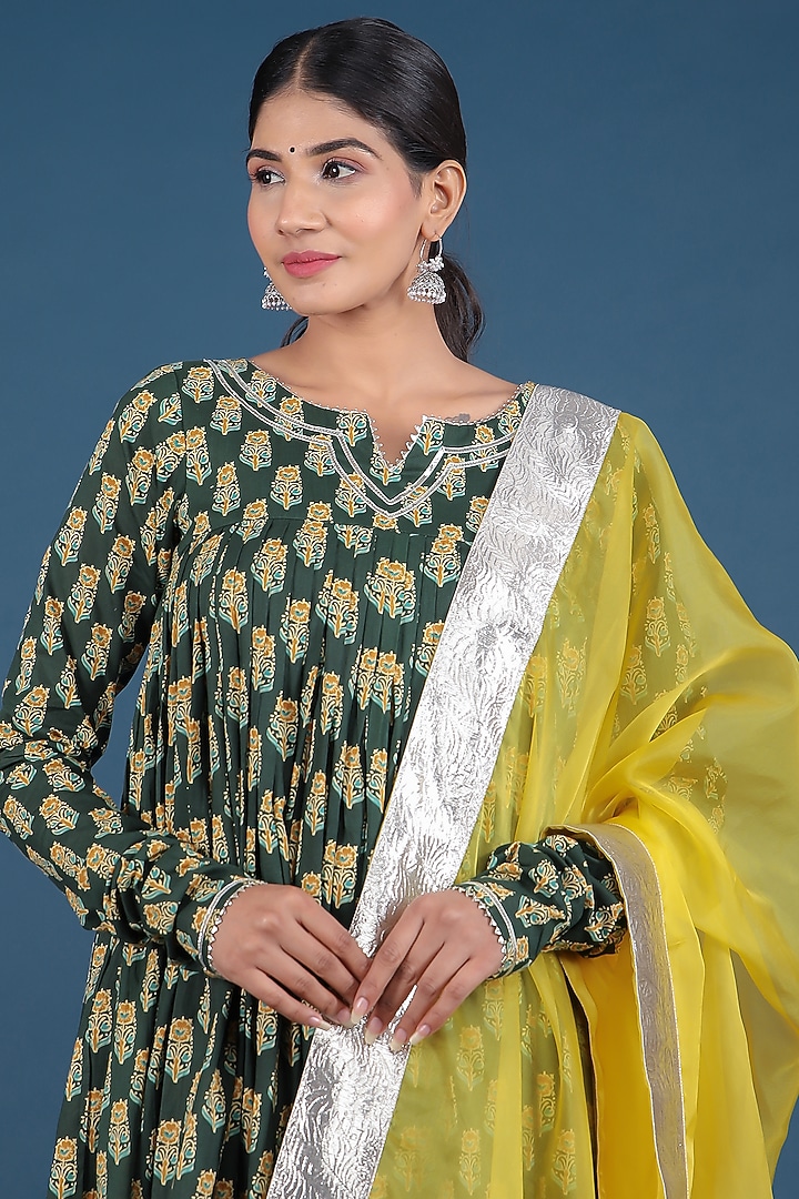 Green Block Printed Anarkali Set by Pomcha Jaipur at Pernia's Pop Up Shop