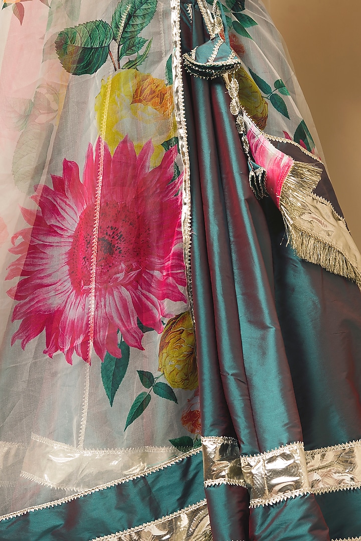 Dark Green Taffeta Lehenga Set by Pomcha Jaipur at Pernia's Pop Up Shop