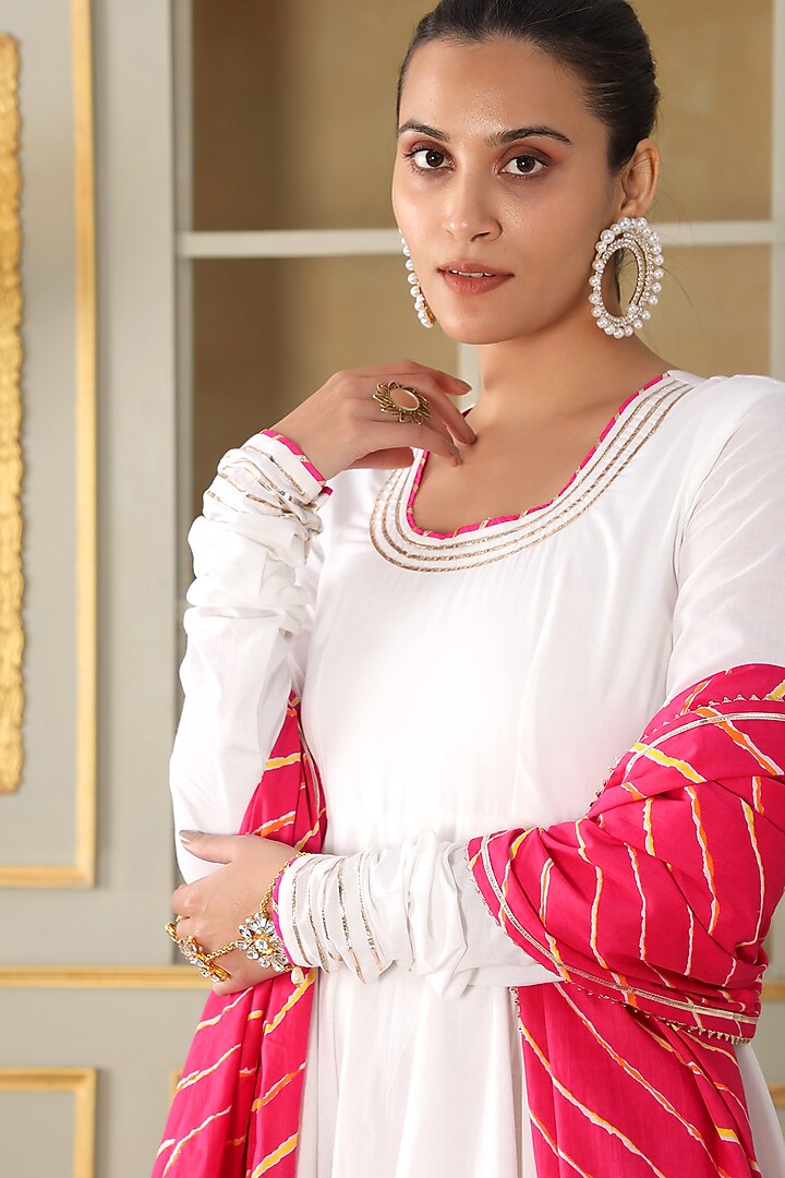 White Cotton Gota Embroidered Anarkali Set by Pomcha Jaipur at Pernia's Pop Up Shop