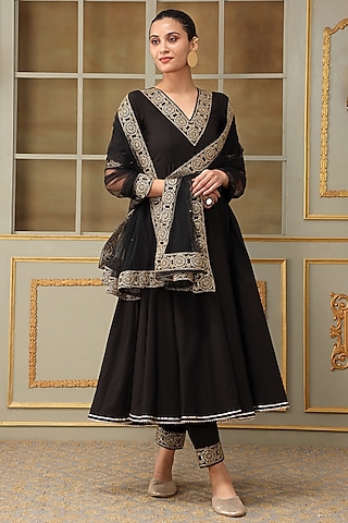 Beautiful Black Anarkali Suit Set  Anarkali dress pattern, Stylish dresses,  Black anarkali