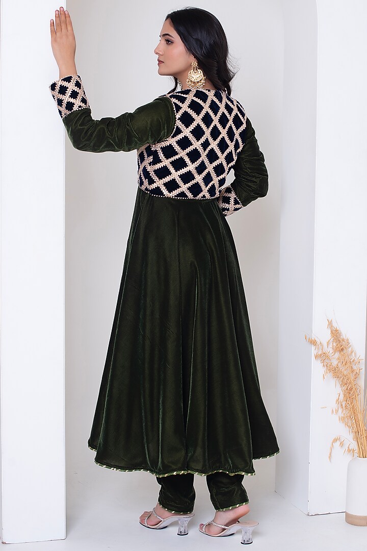 Green Velvet Gota Patti Work Party Wear Anarkali Set by Pomcha Jaipur at Pernia's Pop Up Shop