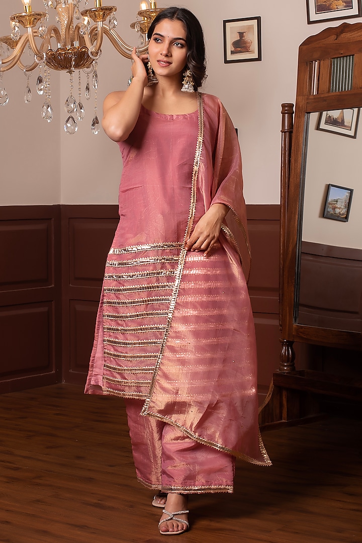 Peach Cosmos Silk Gota Patti Work Kurta Set by Pomcha Jaipur at Pernia's Pop Up Shop