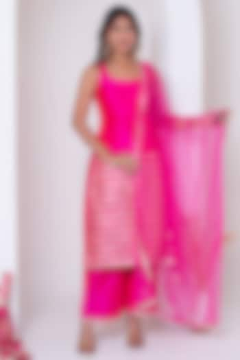 Hot Pink Taffeta Silk Gota Patti Work Kurta Set by Pomcha Jaipur at Pernia's Pop Up Shop