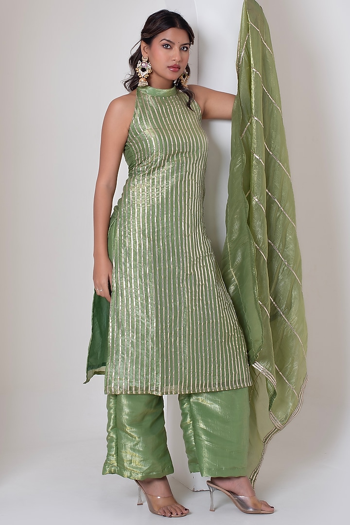 Green Cosmos Silk Gota Patti Work Kurta Set by Pomcha Jaipur at Pernia's Pop Up Shop