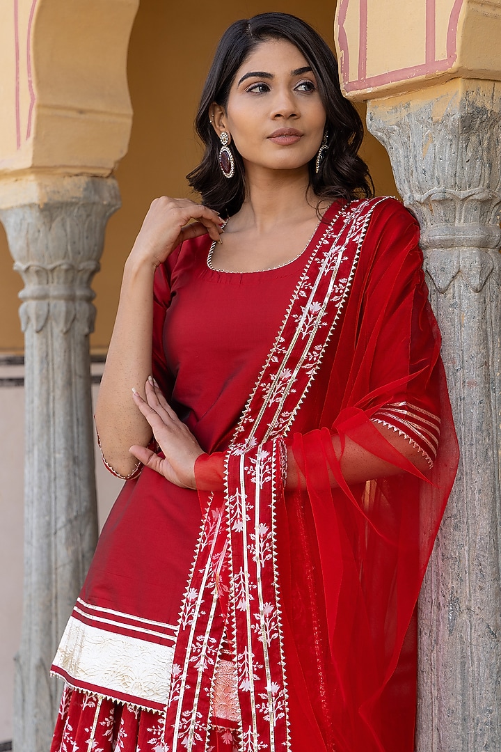 Red Cotton Printed & Gota Patti Work Skirt Set by Pomcha Jaipur at Pernia's Pop Up Shop