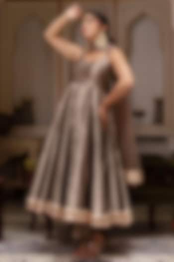 Ash Gold Taffeta Silk Gota-Patti Anarkali Set by Pomcha Jaipur at Pernia's Pop Up Shop
