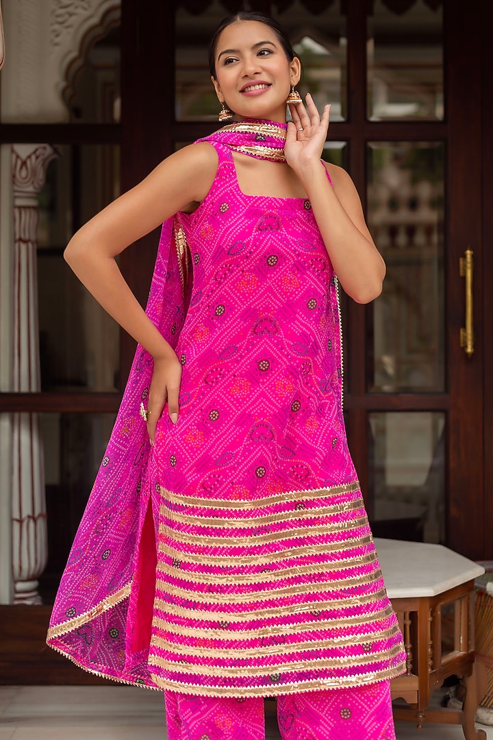 Pink Georgette Bandhej Kurta Set by Pomcha Jaipur at Pernia's Pop Up Shop