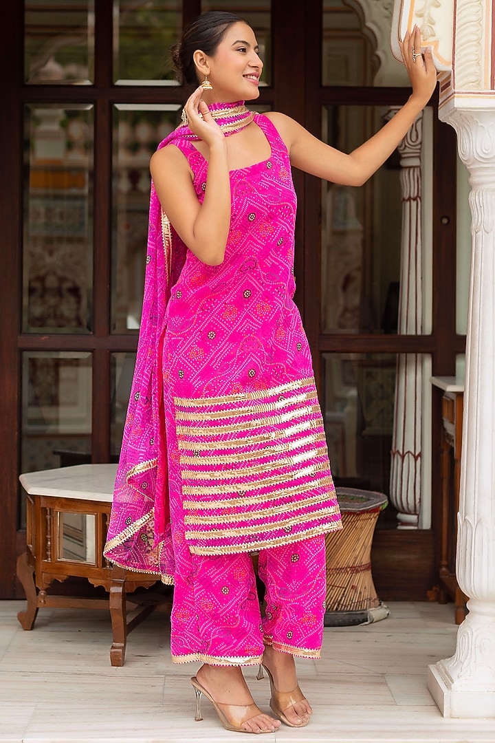 Pink Georgette Bandhej Kurta Set by Pomcha Jaipur at Pernia's Pop Up Shop