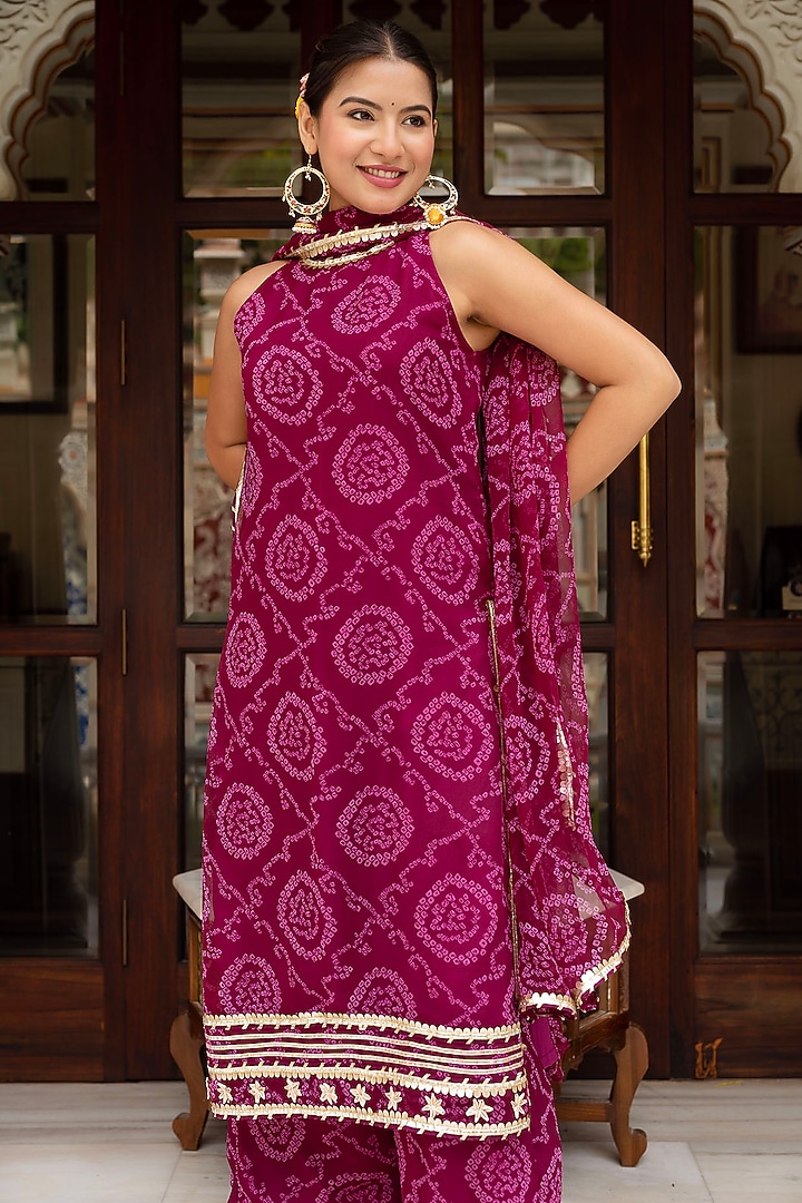 Cranberry Pink Georgette Bandhej Printed Kurta Set by Pomcha Jaipur at Pernia's Pop Up Shop