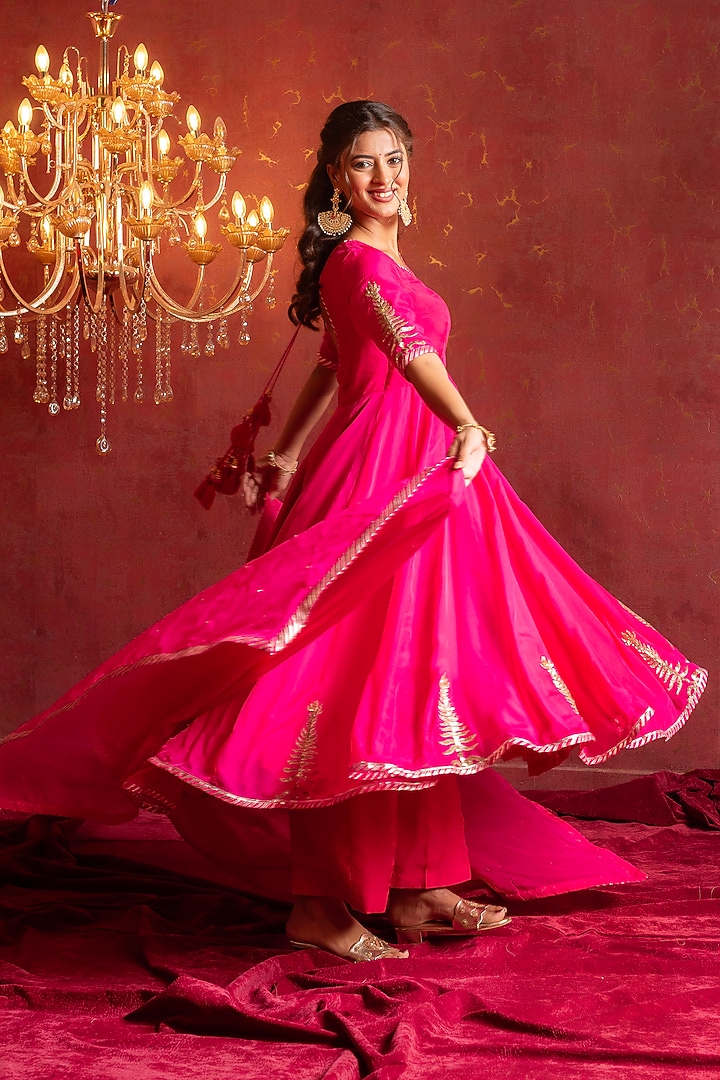 Pink Organza Zari Handwork Wedding Anarkali Set by Pomcha Jaipur at Pernia's Pop Up Shop