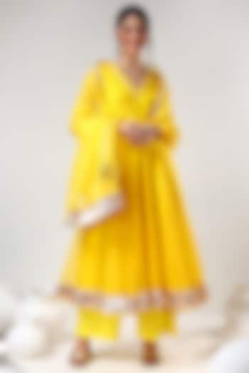 Yellow Organza Gota Lace Work Anarkali Set by Pomcha Jaipur at Pernia's Pop Up Shop