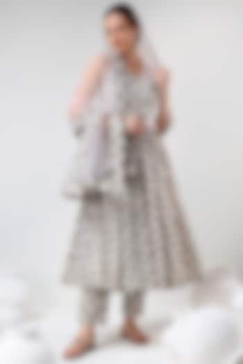 White Cotton Gota Work & Hand Block Printed Anarkali Set by Pomcha Jaipur at Pernia's Pop Up Shop
