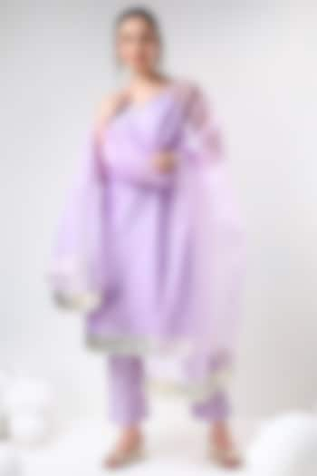 Lilac Cotton Silk Gota Lace Embroidered Kurta Set by Pomcha Jaipur at Pernia's Pop Up Shop