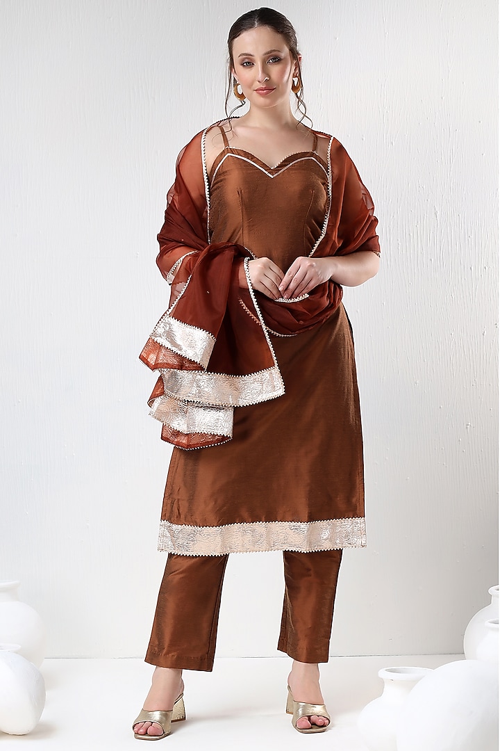 Brown Cotton Silk Gota Lace Embroidered Kurta Set by Pomcha Jaipur at Pernia's Pop Up Shop