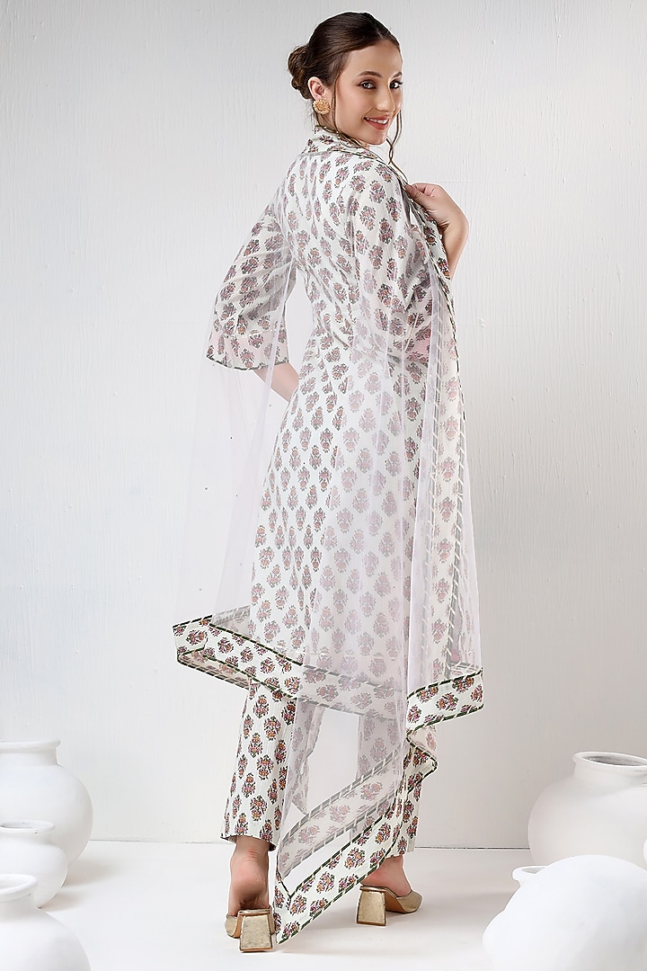White Cotton Gota Embroidered & Printed Kurta Set by Pomcha Jaipur at Pernia's Pop Up Shop