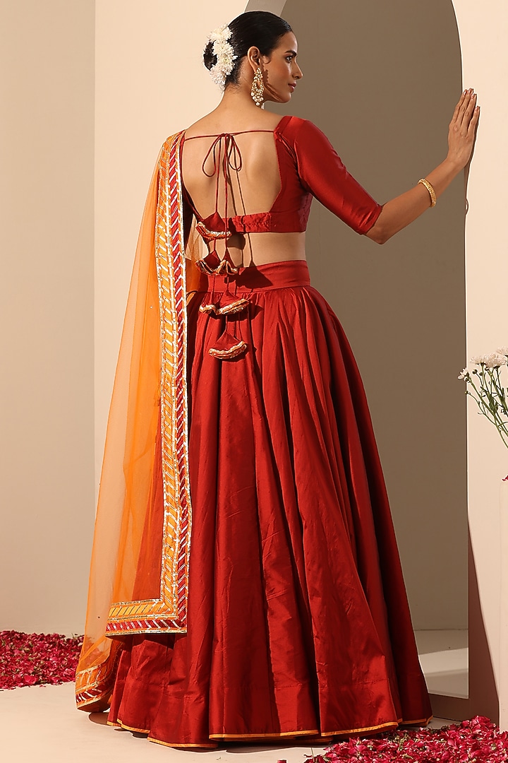 Red Taffeta Silk Lehenga Set by Pomcha Jaipur at Pernia's Pop Up Shop
