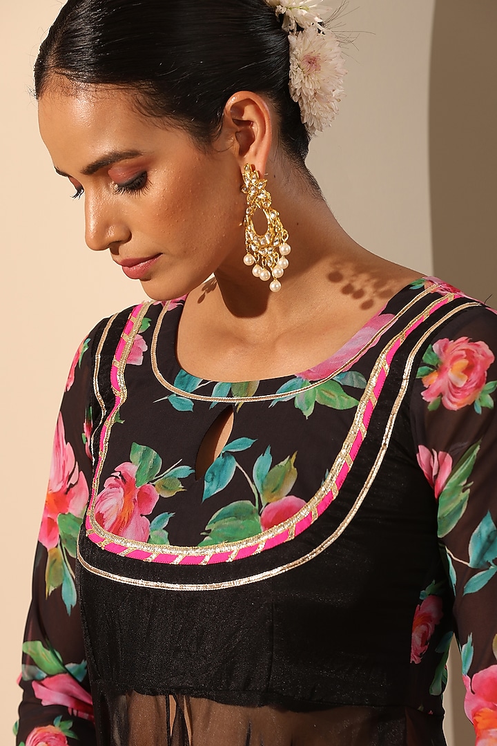 Black Georgette Printed Wedding Lehenga Set by Pomcha Jaipur at Pernia's Pop Up Shop