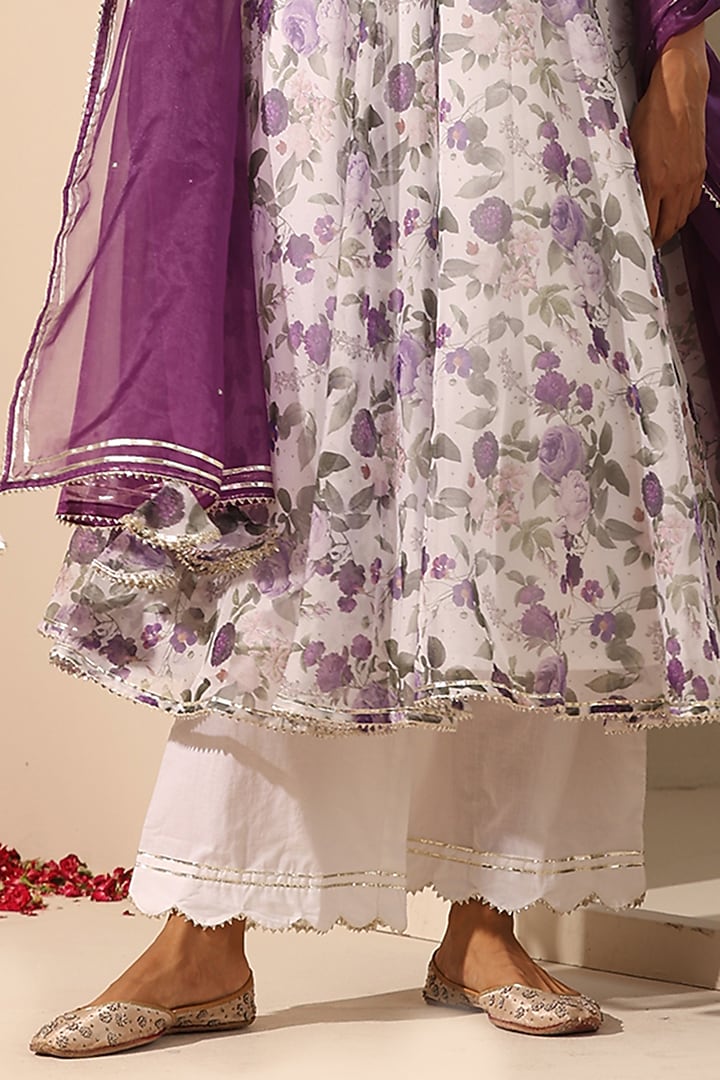 White Organza Printed Anarkali Set by Pomcha Jaipur at Pernia's Pop Up Shop