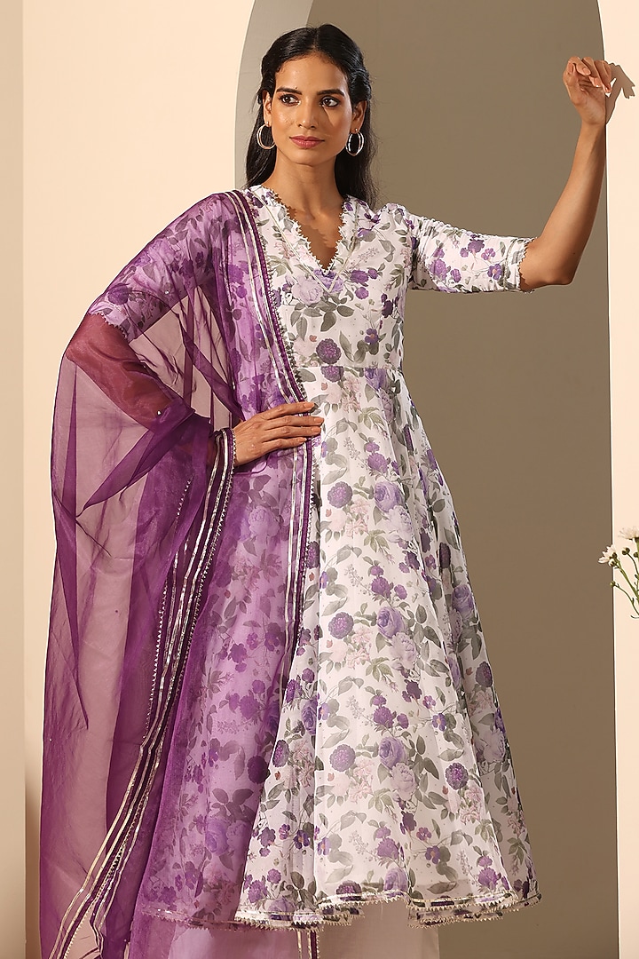 White Organza Printed Anarkali Set by Pomcha Jaipur at Pernia's Pop Up Shop