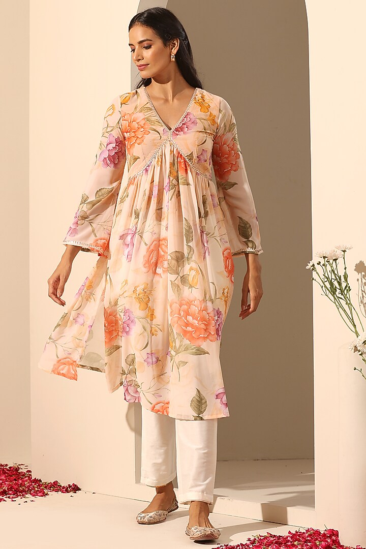 Peach Georgette Printed Kurta Set by Pomcha Jaipur at Pernia's Pop Up Shop