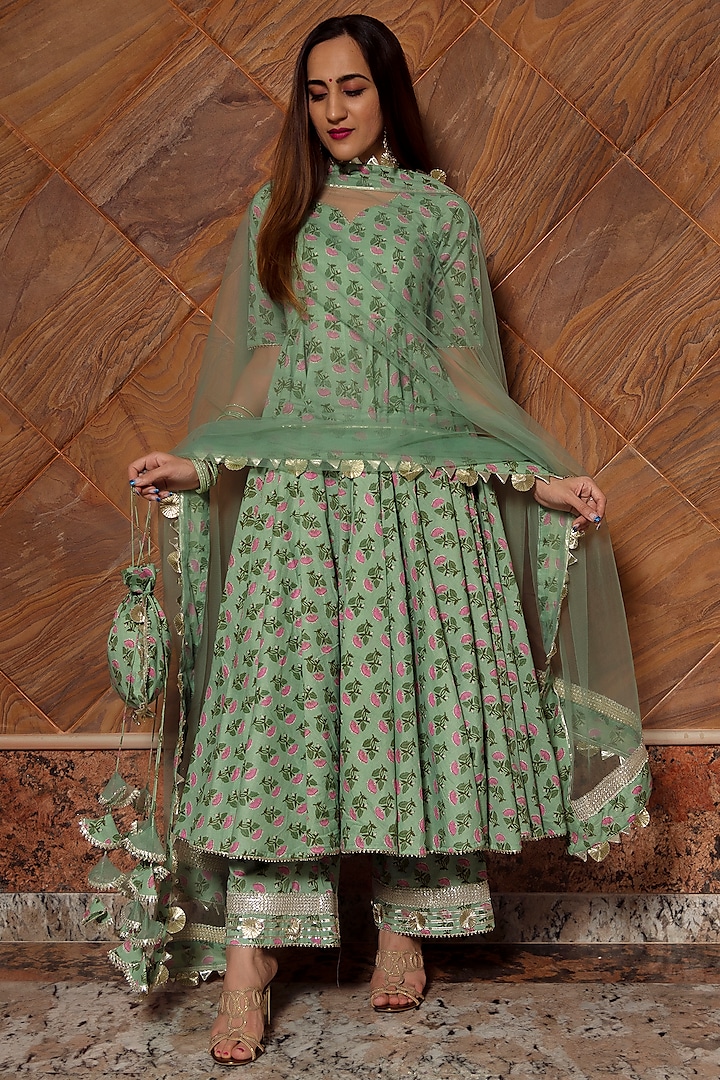 Green Paisley Printed Anarkali Set by Pomcha Jaipur at Pernia's Pop Up Shop