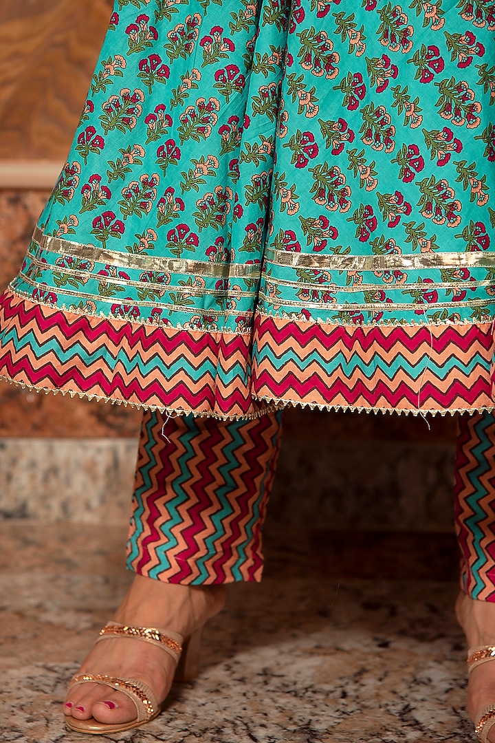 Green Printed Anarkali Set by Pomcha Jaipur at Pernia's Pop Up Shop