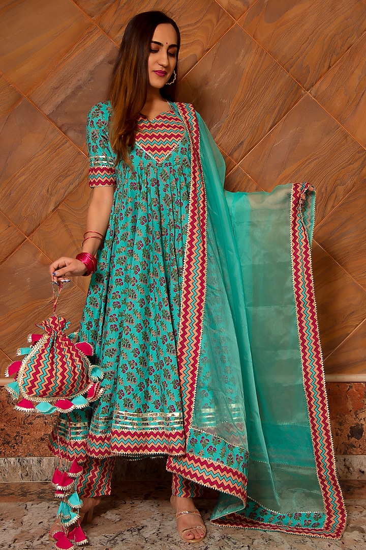 Green Printed Anarkali Set by Pomcha Jaipur at Pernia's Pop Up Shop
