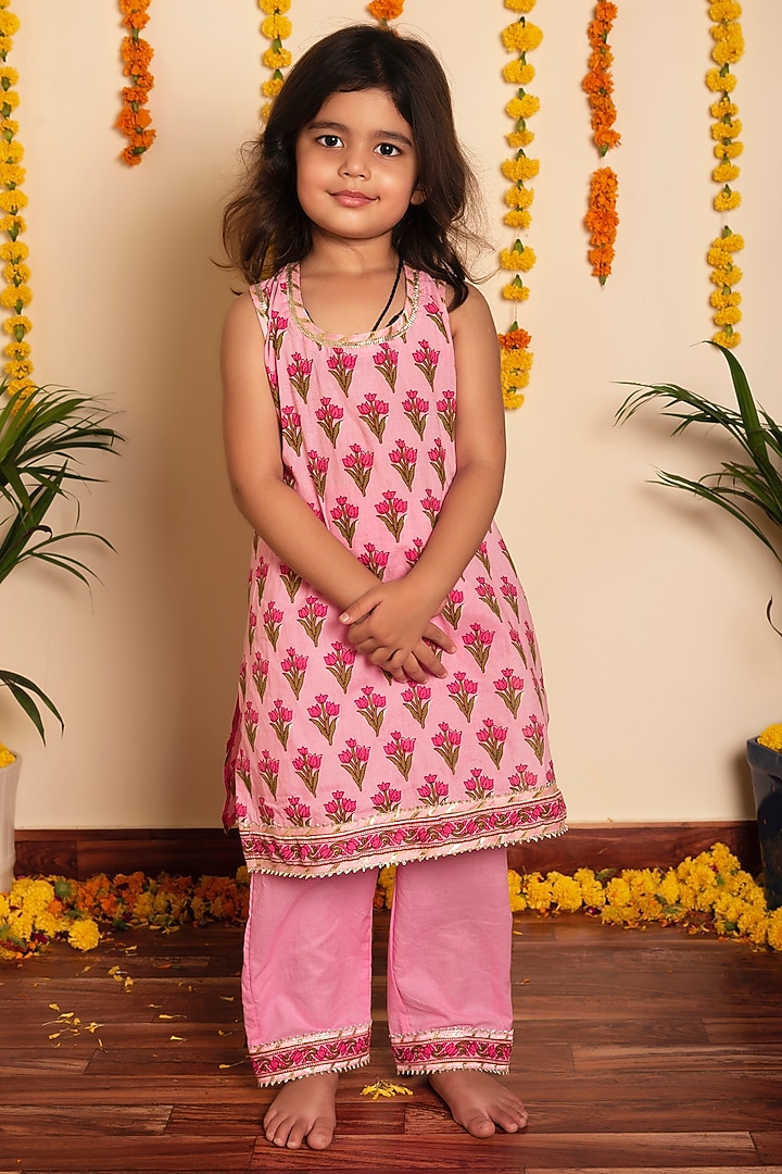 Pink Cotton Gota Work & Hand Block Printed Kurta Set For Girls by POMCHA at Pernia's Pop Up Shop