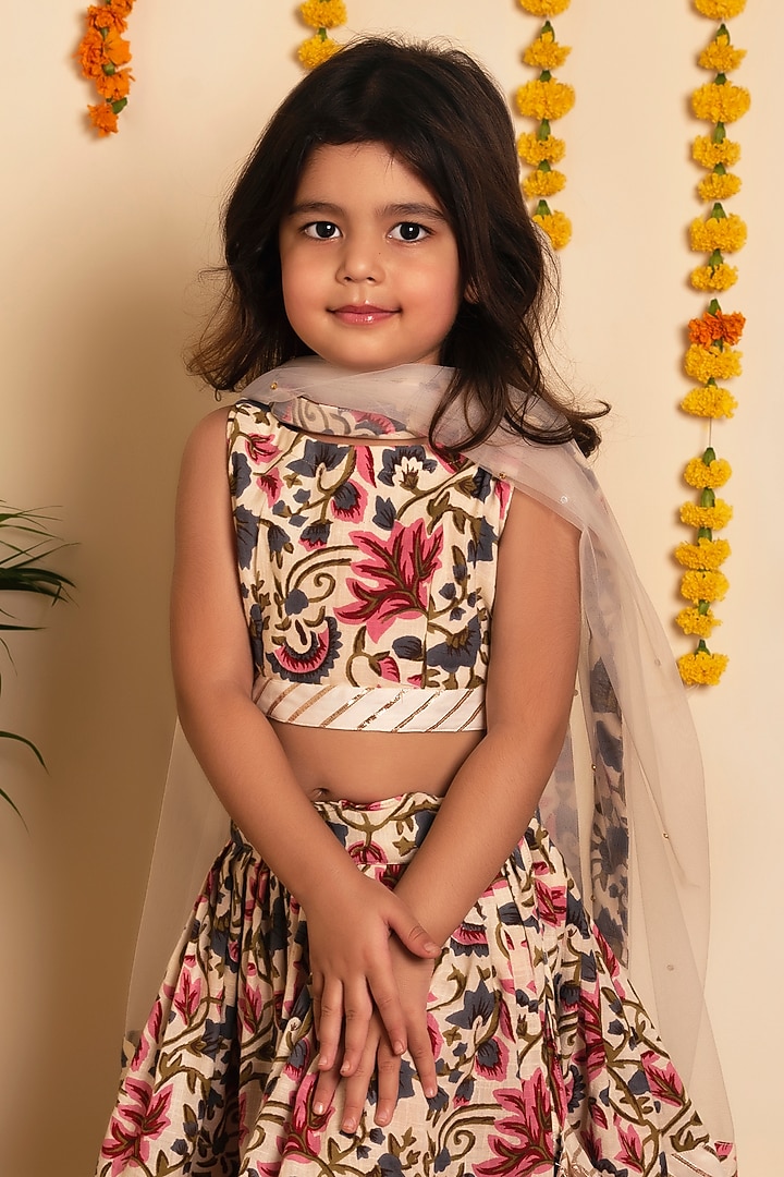 White Cotton Slub Floral Printed Lehenga Set For Girls by POMCHA at Pernia's Pop Up Shop