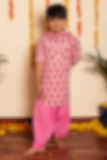 Pink Cotton Hand Block Printed Kurta Set For Boys by POMCHA at Pernia's Pop Up Shop