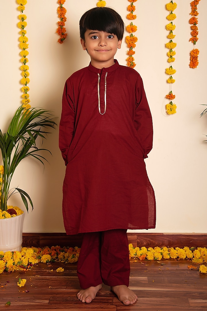 Maroon Cotton Kurta Set For Boys by POMCHA at Pernia's Pop Up Shop