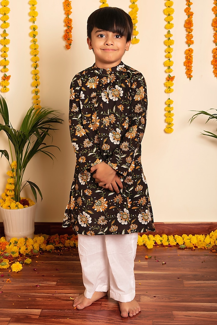 Brown Cotton Printed Kurta Set For Boys by POMCHA at Pernia's Pop Up Shop