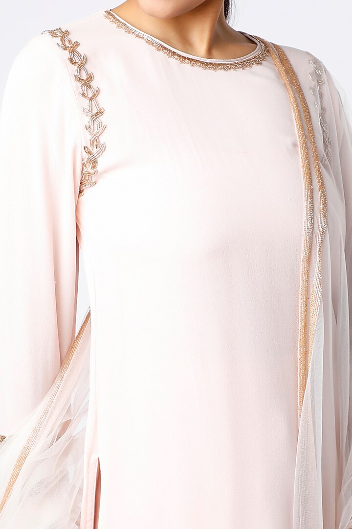 Blush Pink Embroidered Kurta Set by PNA BY PRAGATI ARORA at Pernia's Pop Up Shop