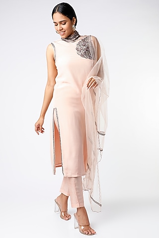 Peach Embellished Kurta Set by PNA BY PRAGATI ARORA