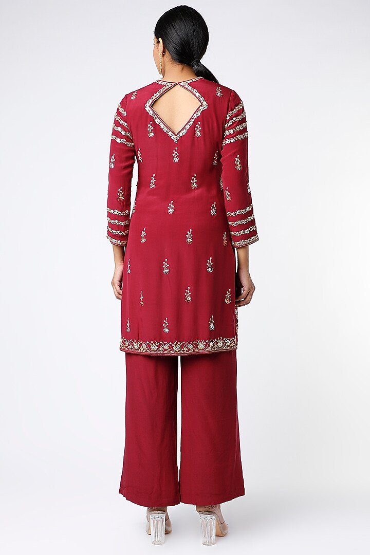 Wine Embroidered Kurta Set by PNA BY PRAGATI ARORA at Pernia's Pop Up Shop