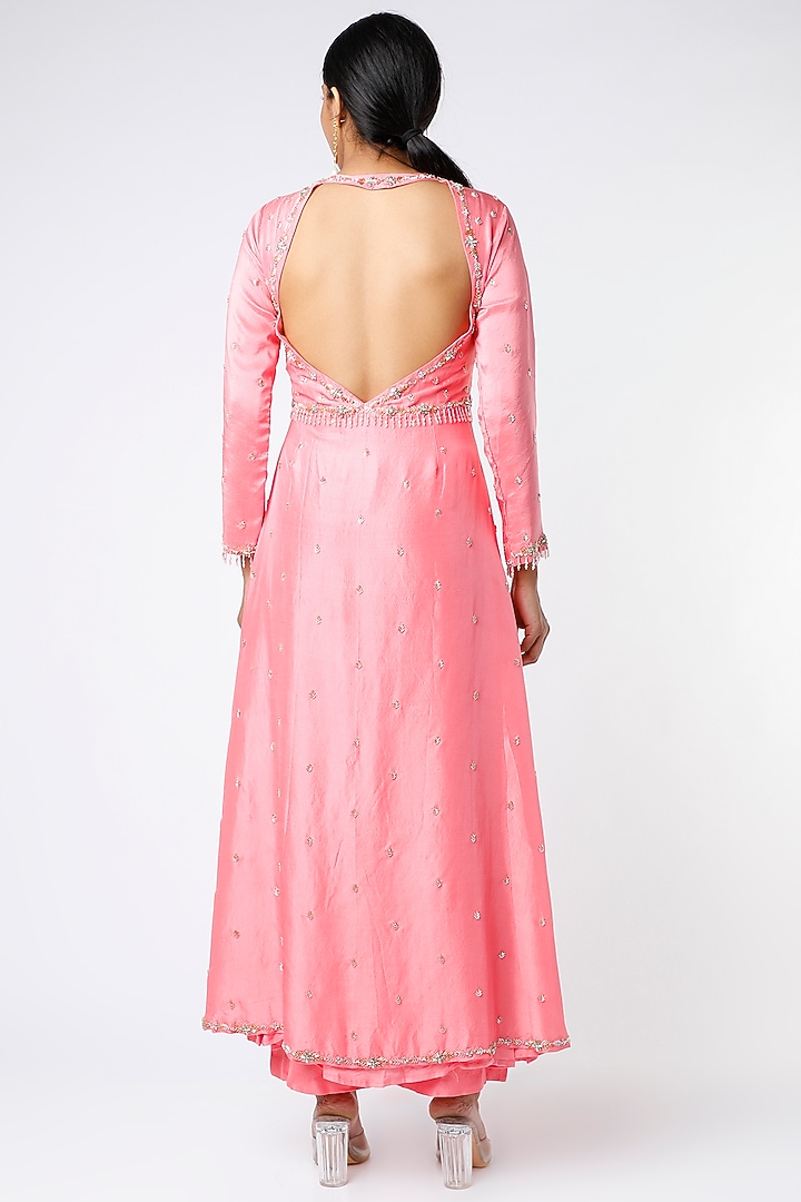 Pink Embroidered Kurta Set by PNA BY PRAGATI ARORA at Pernia's Pop Up Shop