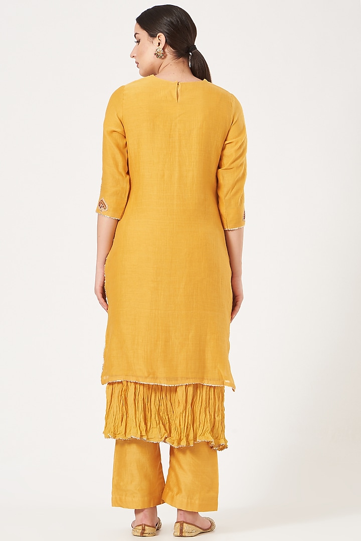 Yellow Embroidered Kurta Set by Made in Pinkcity at Pernia's Pop Up Shop