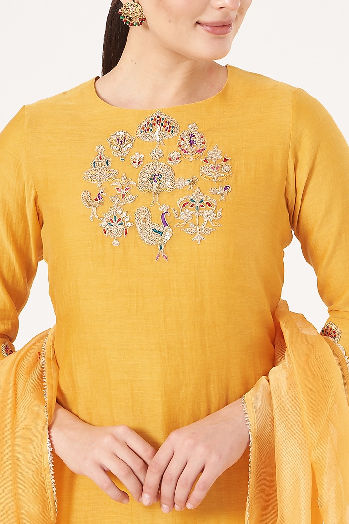Yellow Embroidered Kurta Set by Made in Pinkcity at Pernia's Pop Up Shop