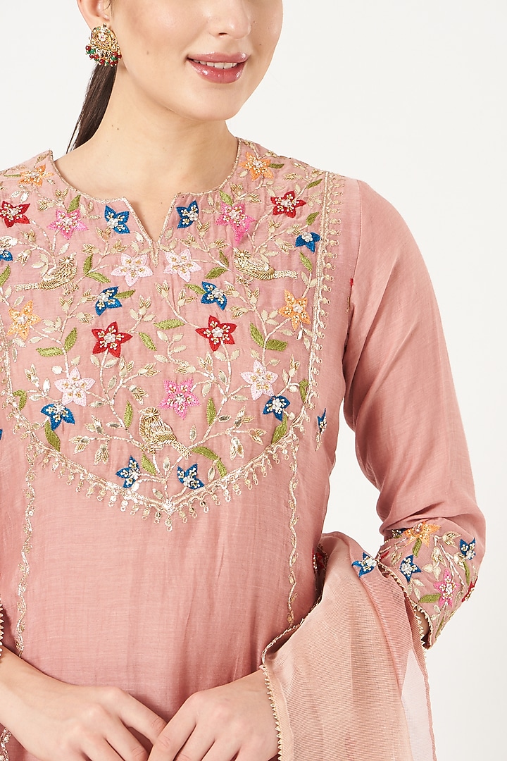 Rose Gold Embroidered Kurta Set by Made in Pinkcity at Pernia's Pop Up Shop