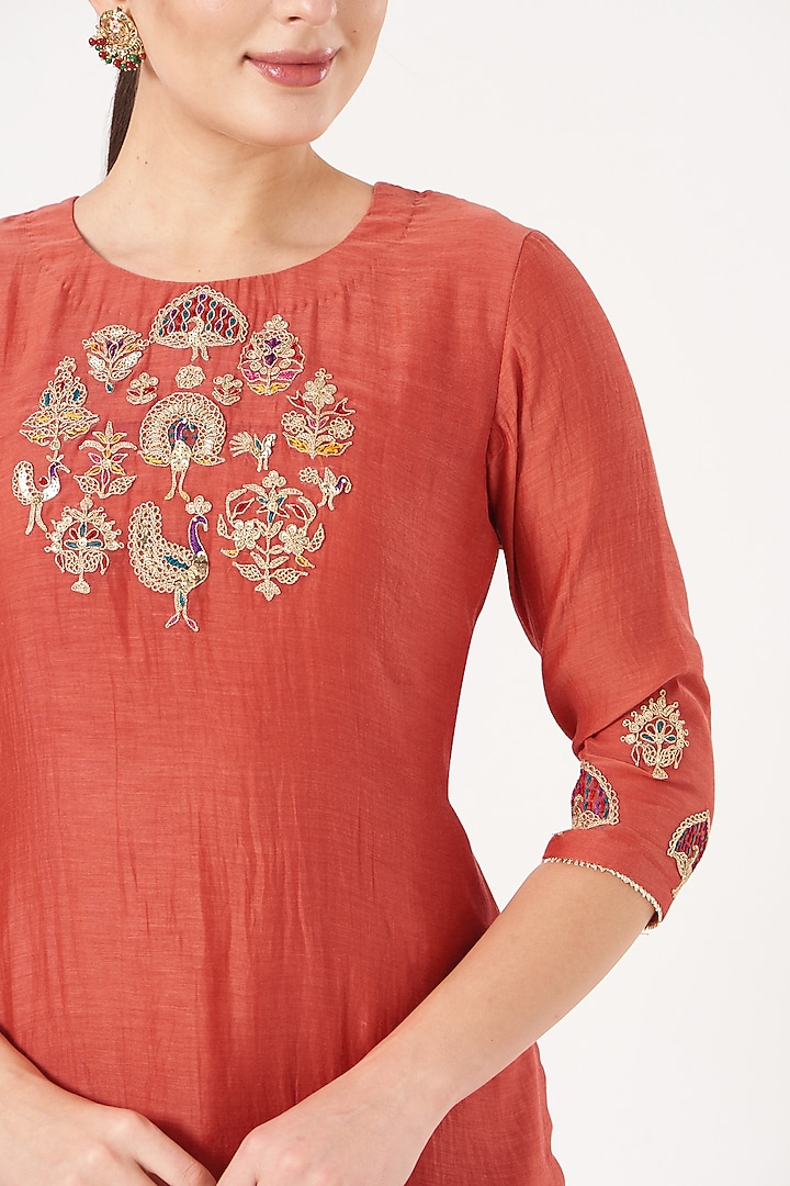 Red Embroidered Kurta Set by Made in Pinkcity at Pernia's Pop Up Shop